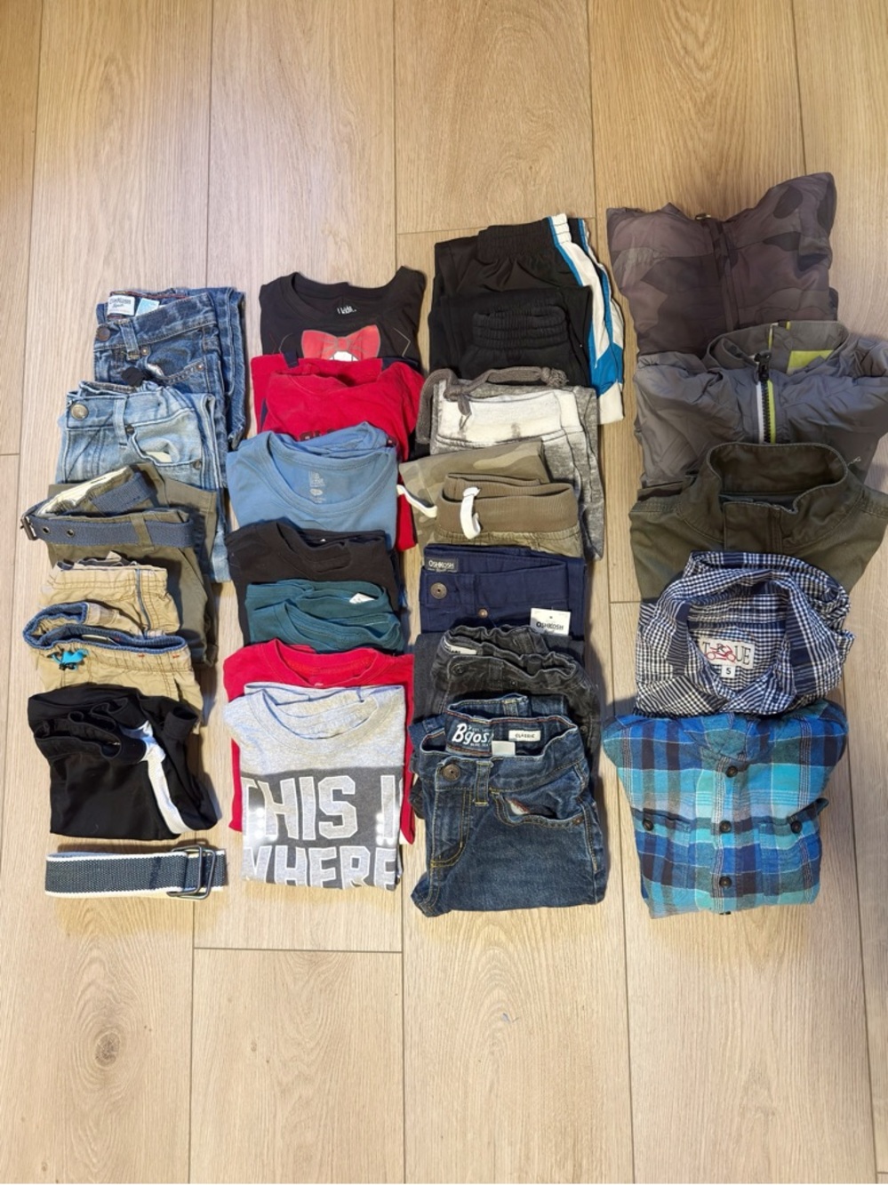 Boy’s Bulk Clothing Size 5/6 Tops Jackets Jeans Shorts 26 Items
